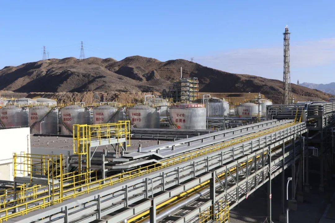 中重科技：全资子公司与华乐合金集团签订年产60万吨不锈钢大方圆坯连铸项目