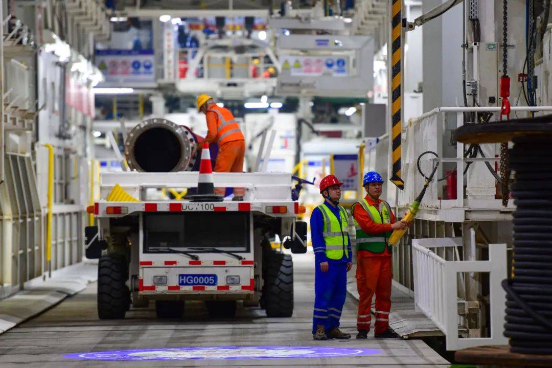 世界最大直径水下盾构隧道完成黄河段掘进