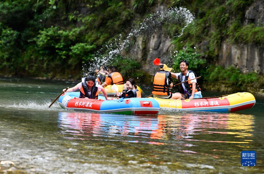 新华全媒+丨带活“避暑经济”，这些地方有“妙招”