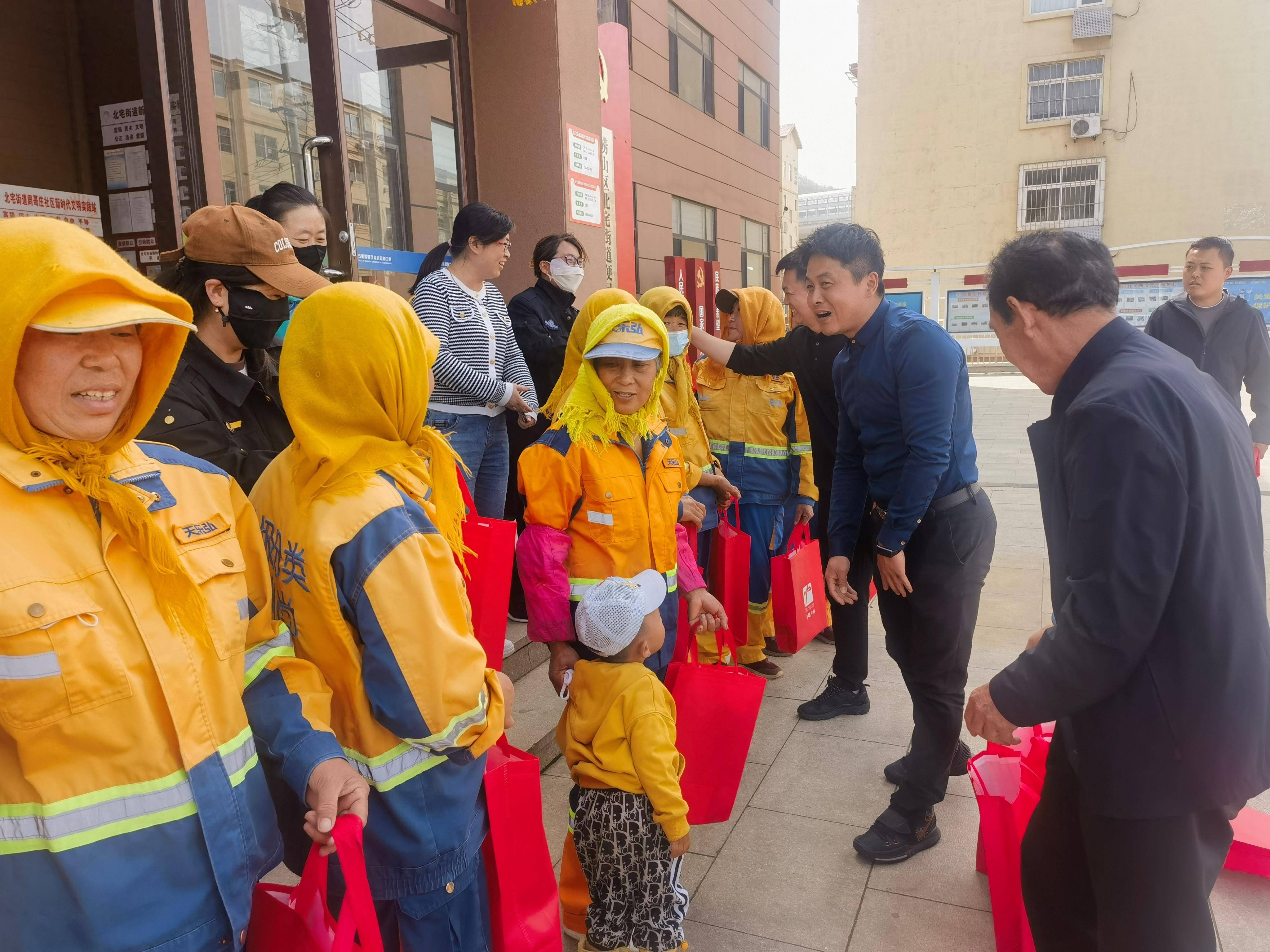 两部门：推动社会组织助力高校毕业生就业