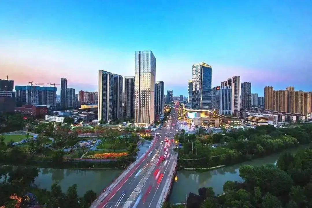 聚焦重点领域改革 四川三家国企子集团同日揭牌成立