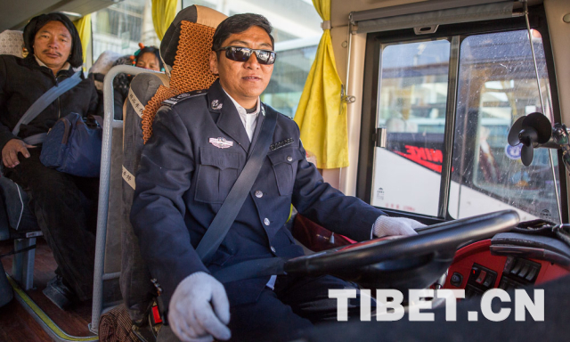 西藏交通基础设施建设日新月异