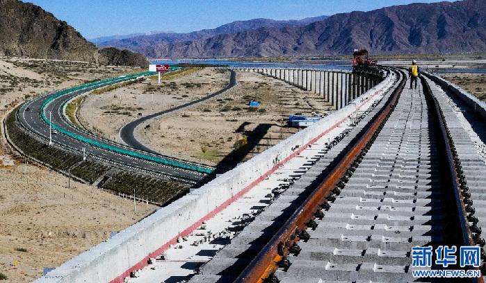 西藏交通基础设施建设日新月异