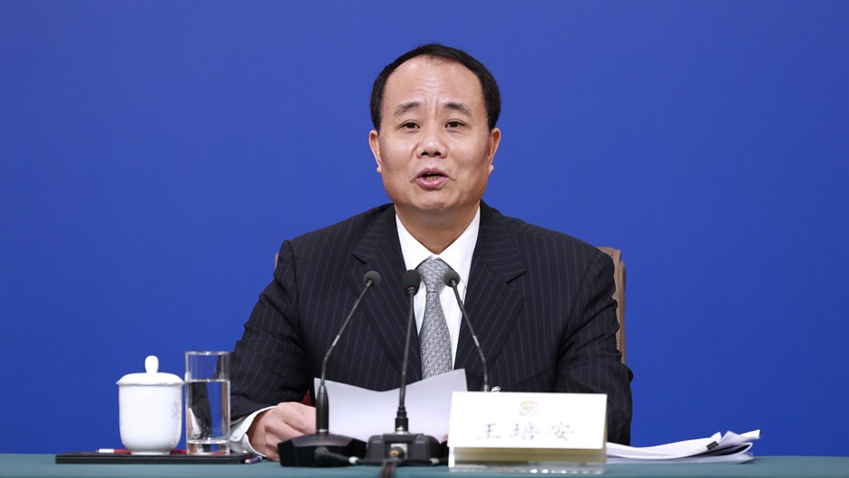 持续防范化解重点领域风险——贯彻落实中央政治局会议精神实现“十四五”圆满收官述评之五