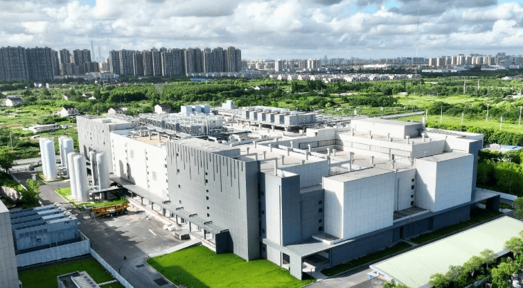 首批数据中心REITs在沪深交易所上市