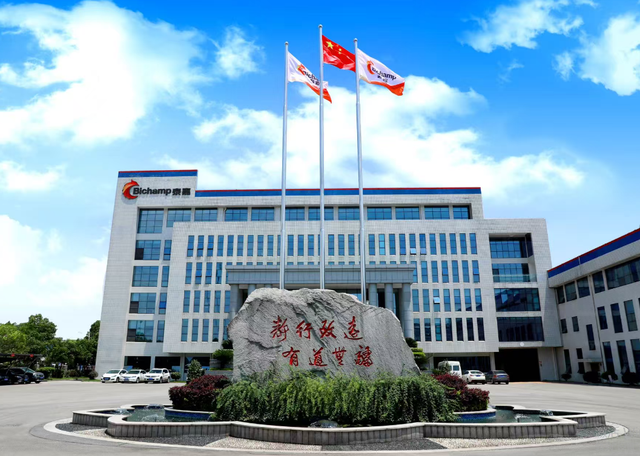 飞龙股份:液冷业务加速扩张 泰国基地投产布局全球市场