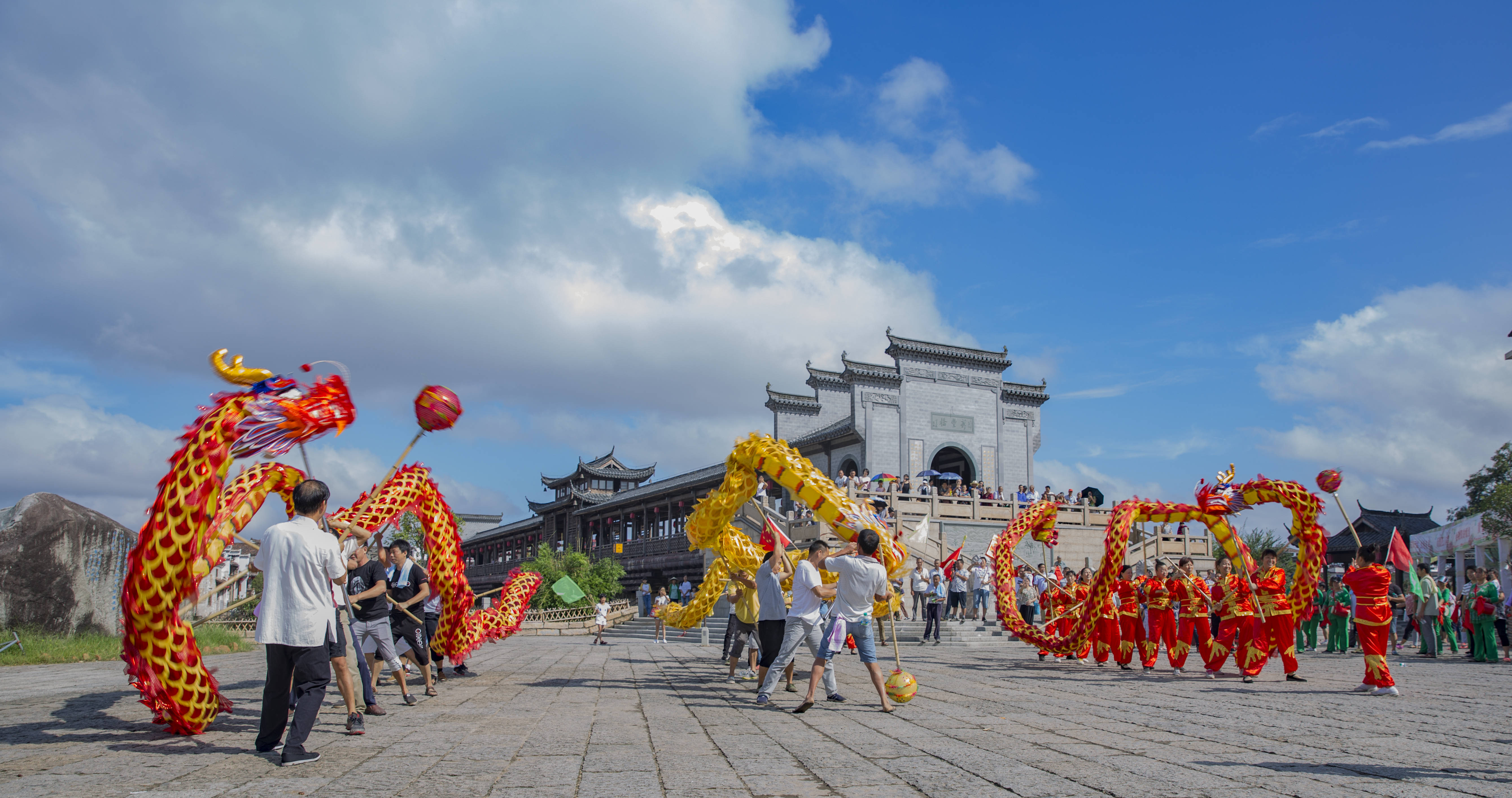 暑期经济观察丨亲近自然享清凉 “绿水青山”释放暑期文旅消费新活力