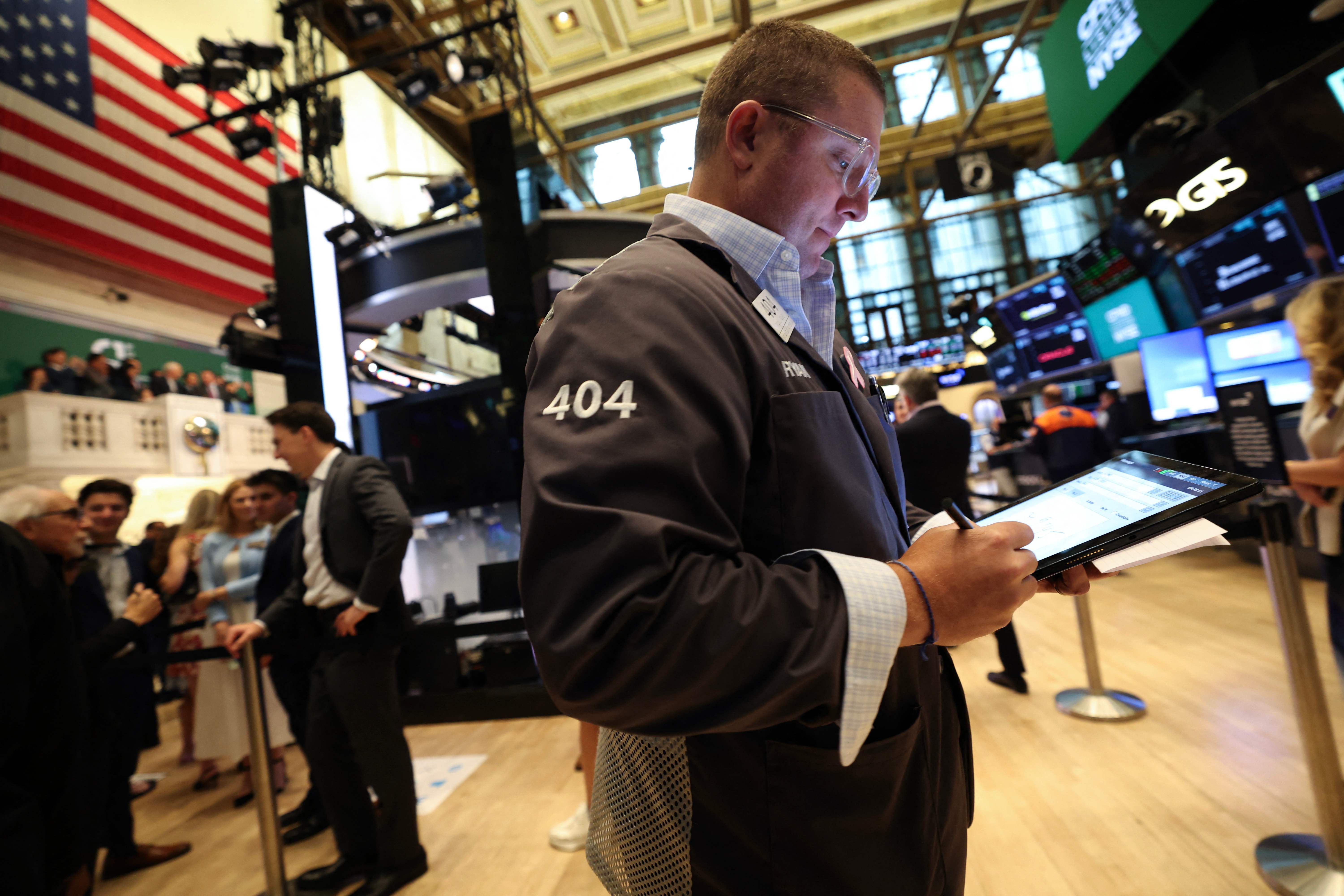 纽约股市三大股指15日涨跌不一