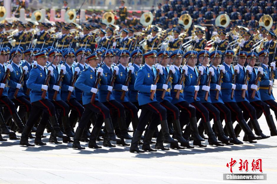 领航强军，从胜利走向胜利——习近平主席检阅抗战胜利纪念日阅兵受阅部队侧记