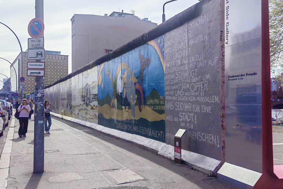 向着新的伟大胜利，前进！——纪念中国人民抗日战争暨世界反法西斯战争胜利80周年大会侧记