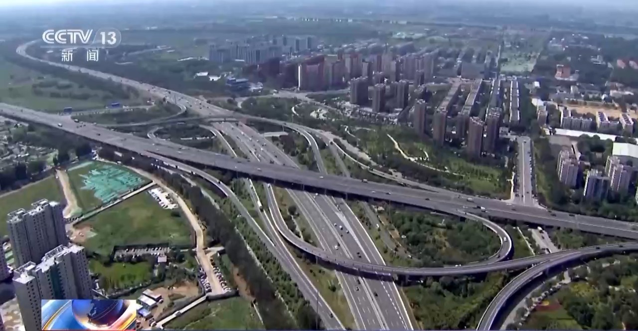 活力中国调研行丨小车轮转出经济大动力 看中国电动车加速“骑”向世界