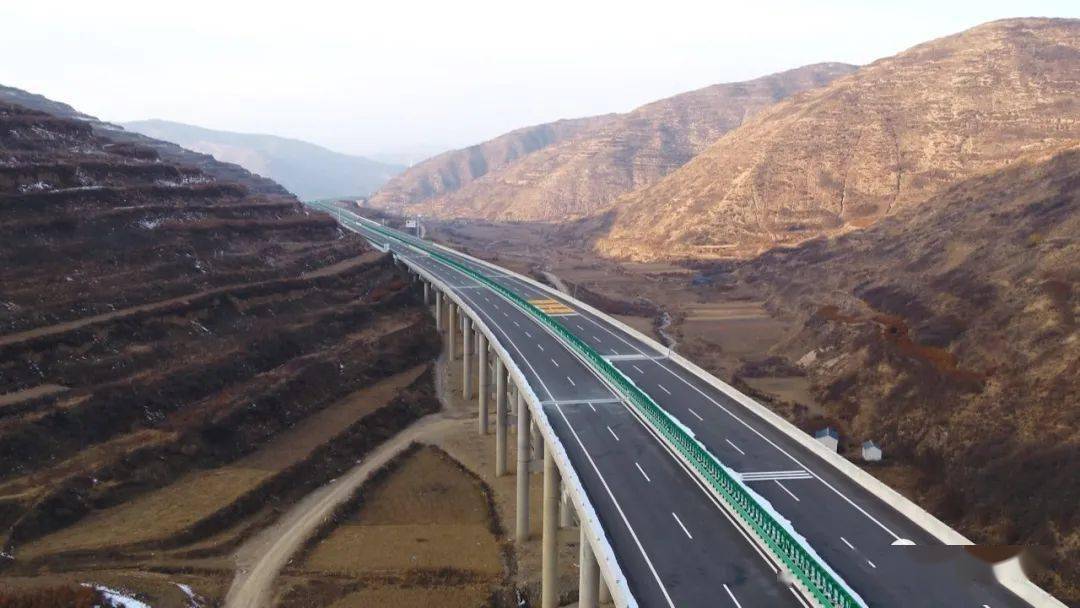 筑路织网百业兴 央企锻造现代化交通体系新动脉