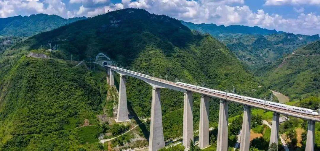 筑路织网百业兴 央企锻造现代化交通体系新动脉