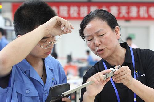 新华视点丨透视第三届全国技能大赛：技能人才如何向“新”？