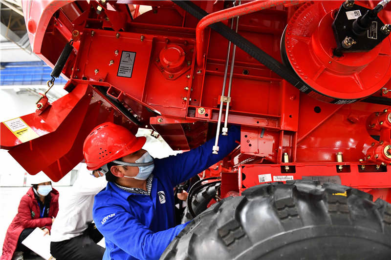 新华视点丨透视第三届全国技能大赛：技能人才如何向“新”？