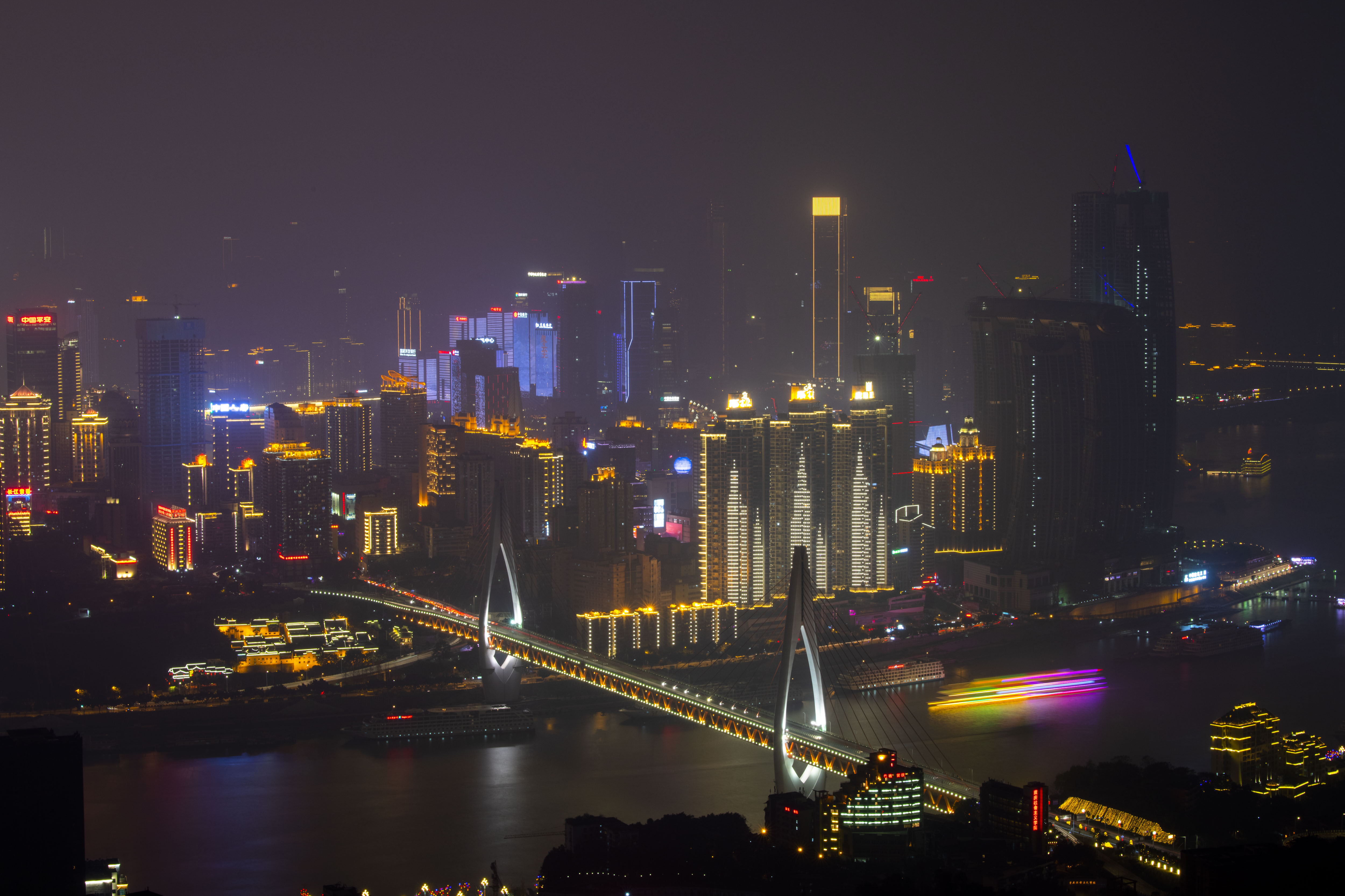 重庆赛事“燃”动激活城市新动能