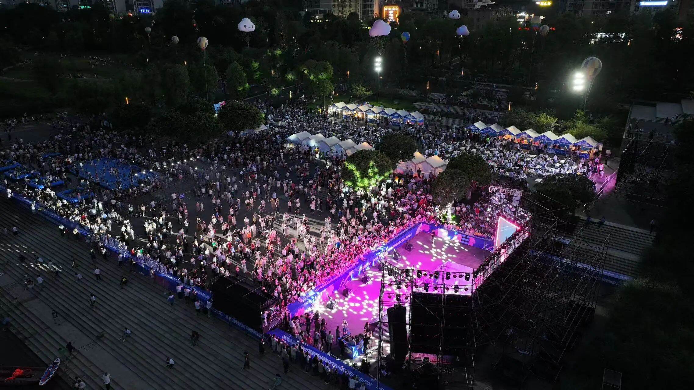 新华视点丨金秋文旅亮点纷呈 消费新场景激发经济强劲动能