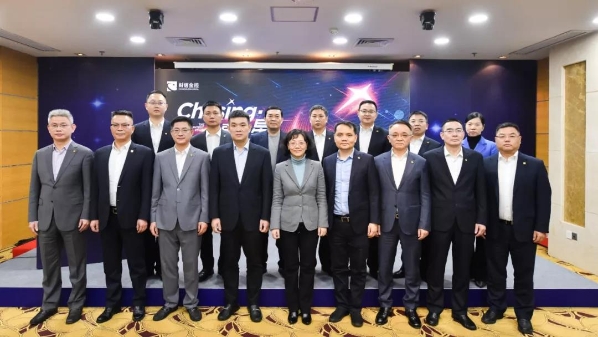 新春走基层丨机器人6S店的新春“守艺人”:为“年味”添智