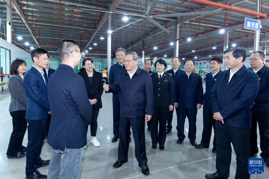 李强出席中国新加坡工商界座谈会