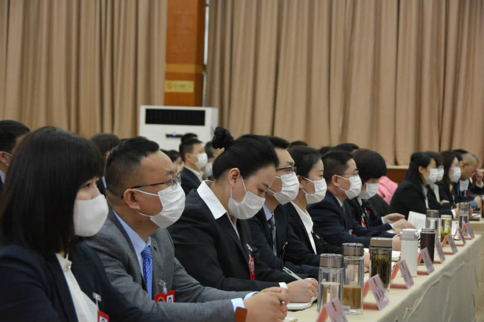 接续奋斗向未来——各地干部群众在四中全会精神指引下奋力拼搏谱新篇