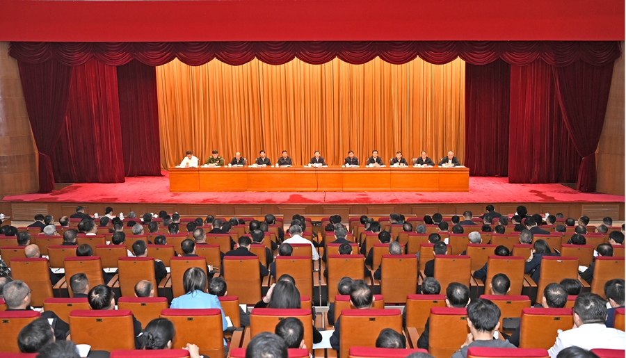 学习贯彻党的二十届四中全会精神 | 踔厉奋发建新功——各地干部群众以全会精神为指引真抓实干创未来