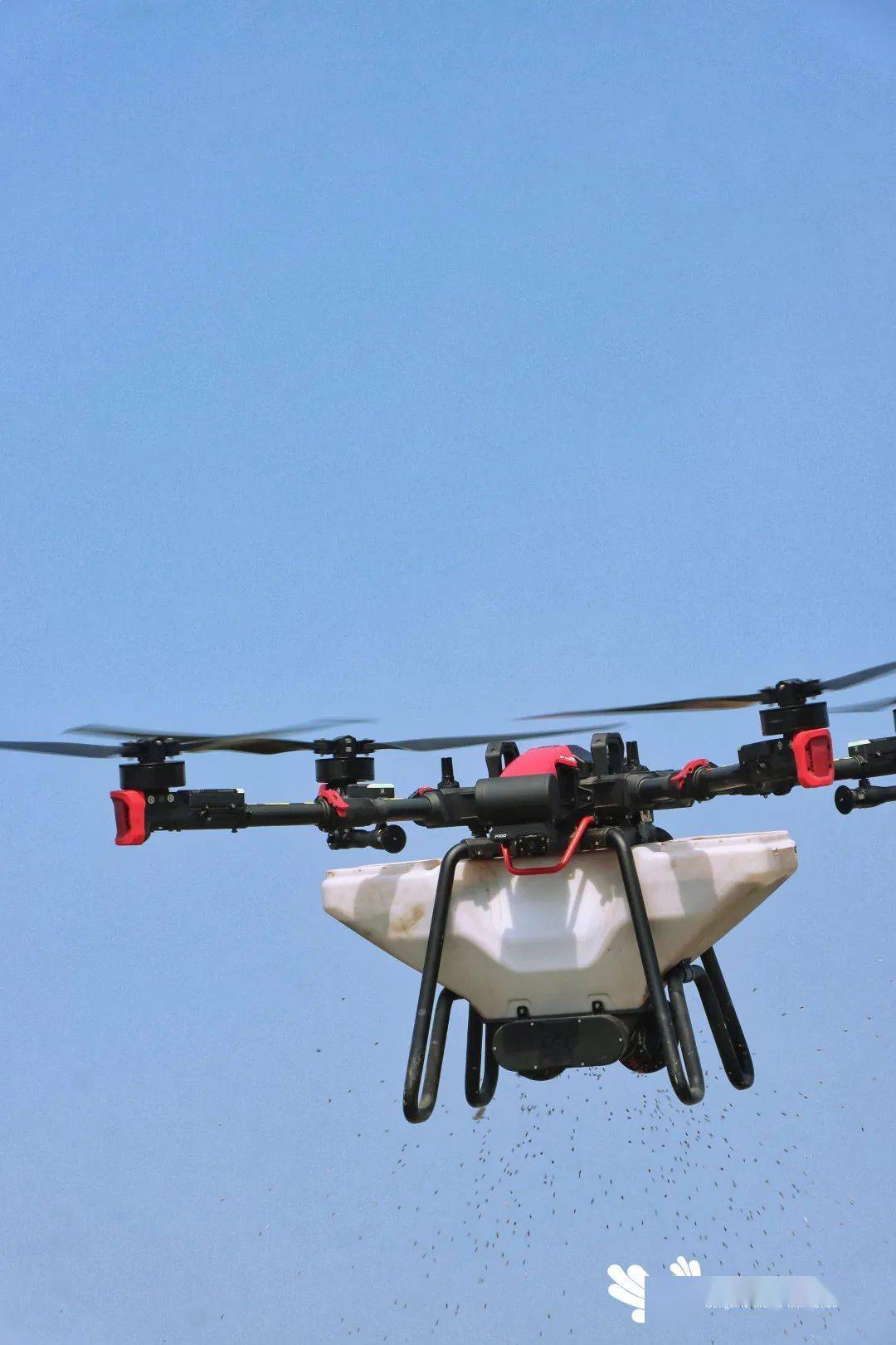 极飞科技发布新一代智慧农业机器人