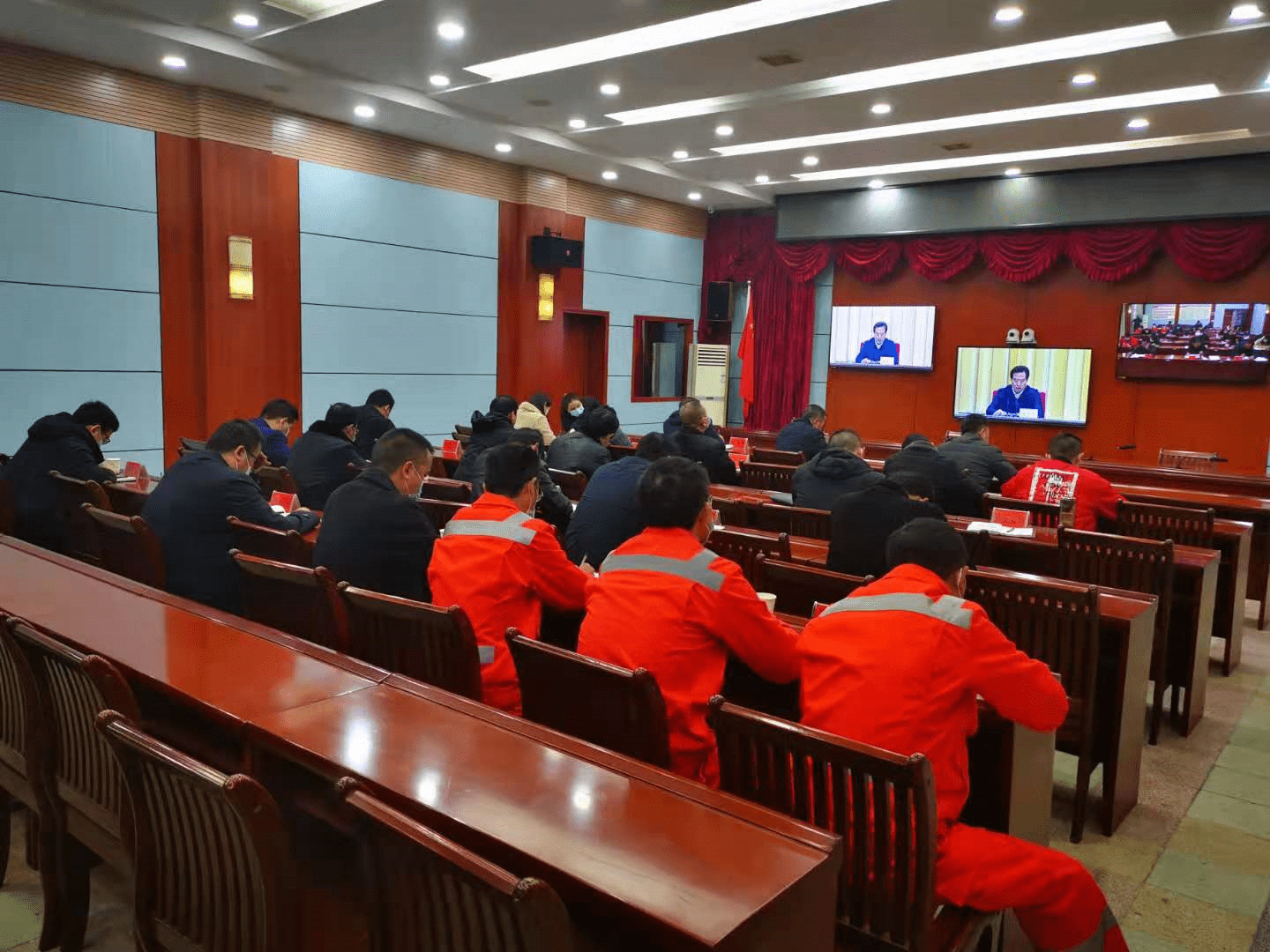 提前研判困难，紧抓燃料调度——迎峰度冬能源供应有保障