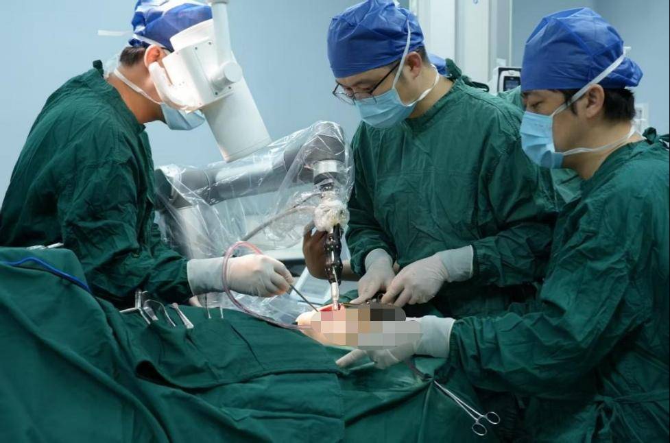 歌锐科技“牛顿”手术机器人实现全自主协同手术