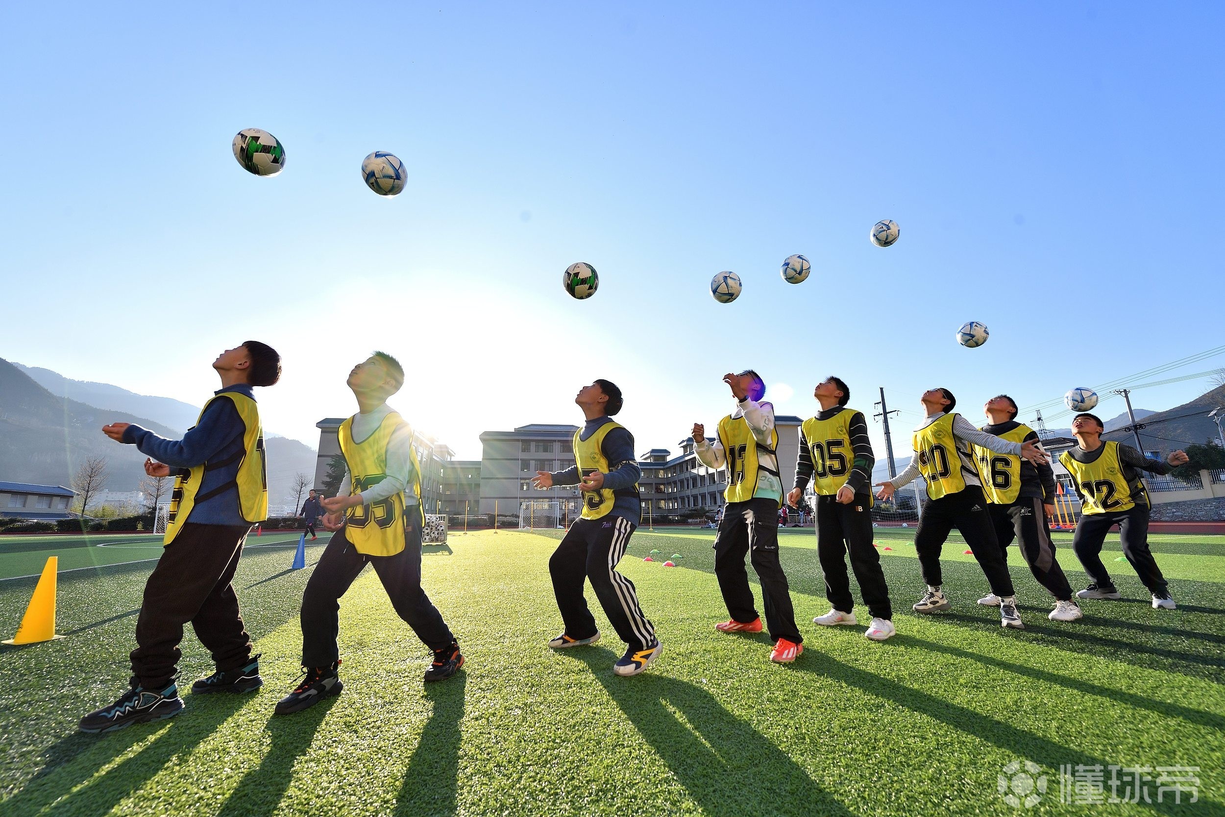 充分保障体育时间!五部门印发意见实施学生体质强健计划