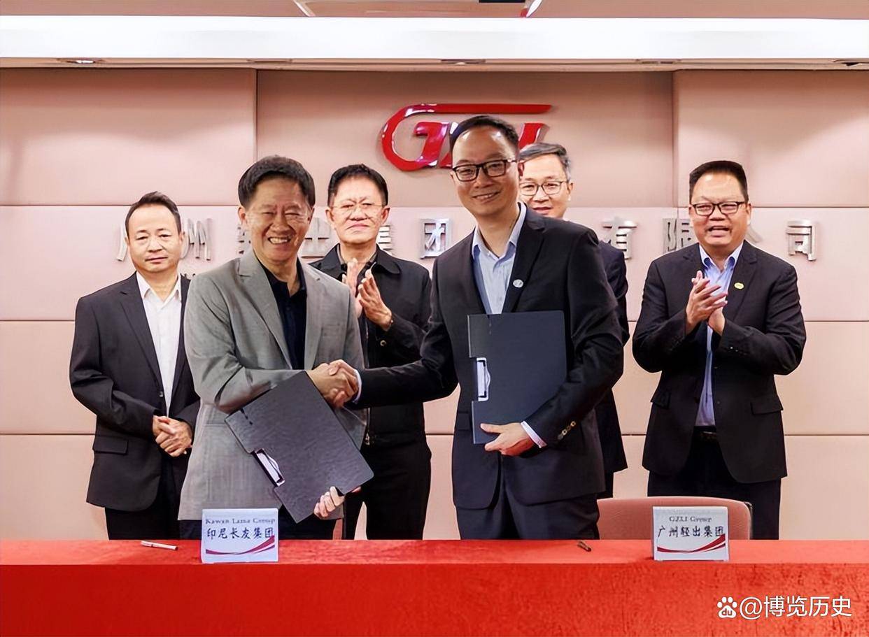 万科新任董事长亮相股东会 首提“三个坚持”发展思路