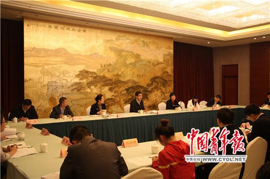 中央政府驻香港联络办：坚决贯彻习近平总书记重要指示精神 全力支持香港特区政府应对处置火灾事故