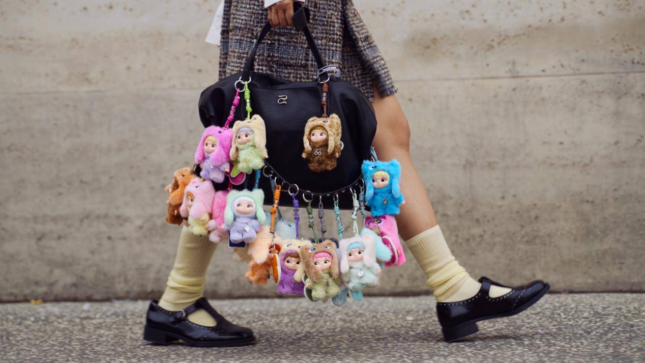 奇梦岛2026财年第一季度潮玩营收1.27亿元 环比增长93.3%