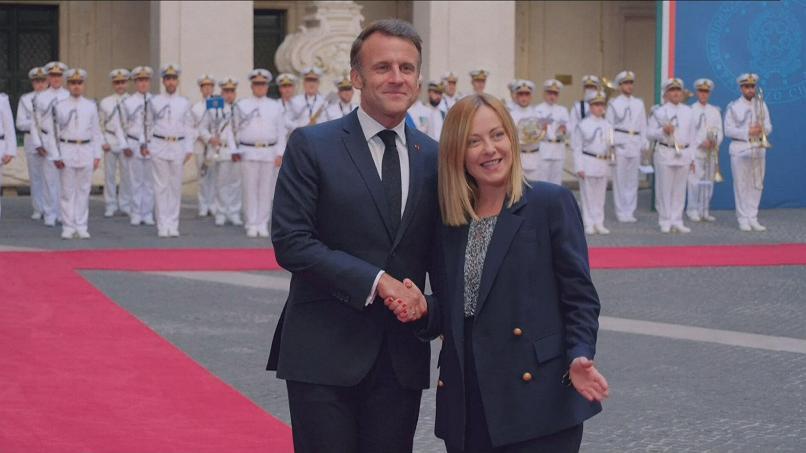 习近平同法国总统马克龙共同会见记者