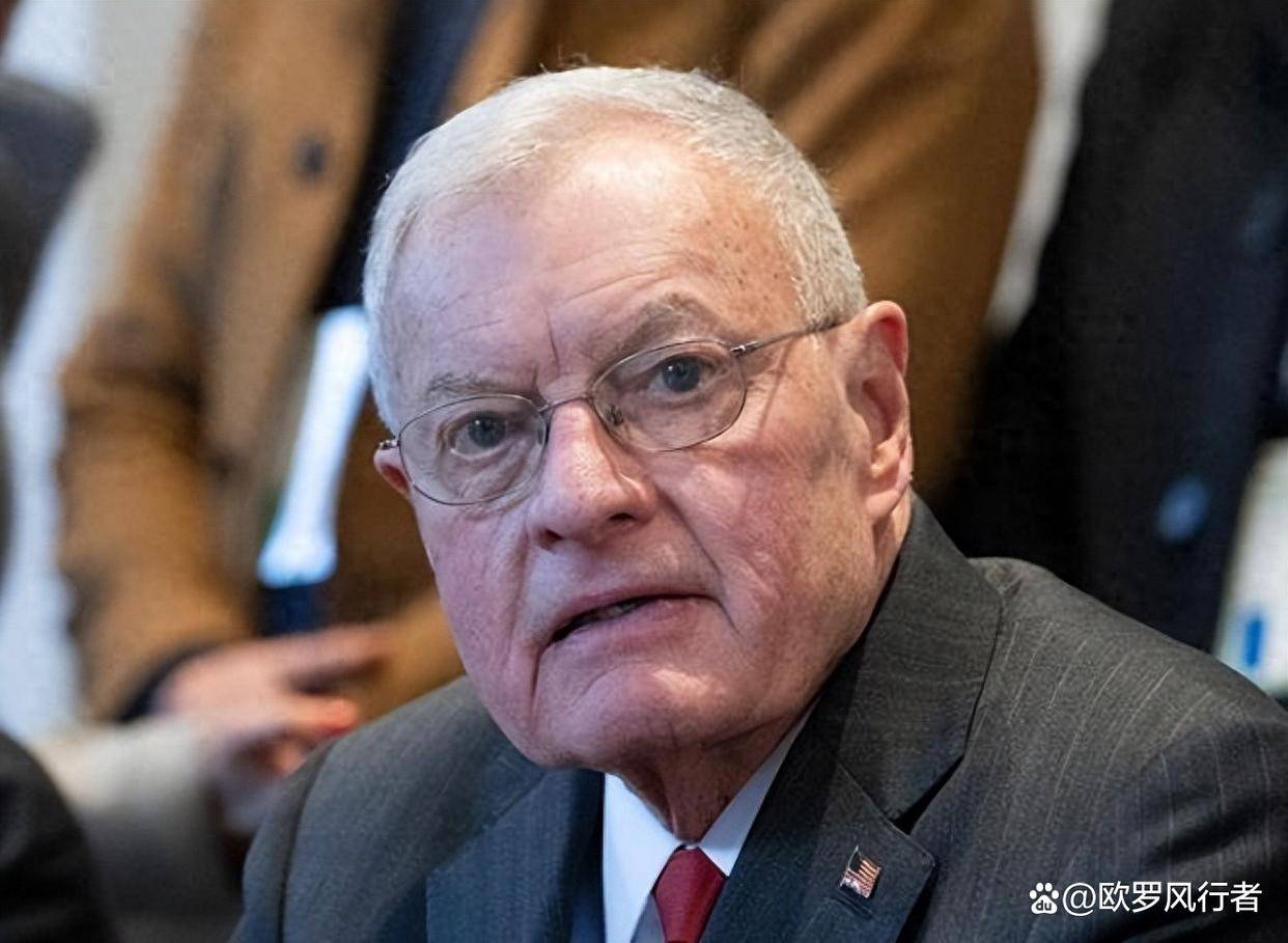 特朗普称英伟达对华出售H200芯片的收入25%上缴美国政府