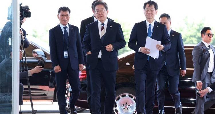 弥合和平赤字 破解信任赤字——习近平主席贺信为应对全球挑战、推动和平发展凝聚共识与力量