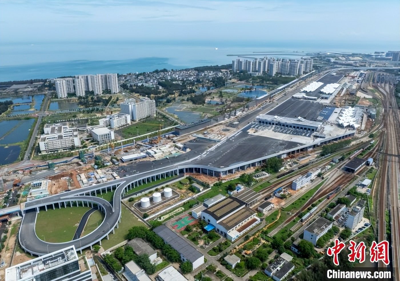 共话中国经济新机遇丨专访：海南自贸港将成为东盟-中国合作新支点——访海南自贸港研究院驻东盟代表翁忠义