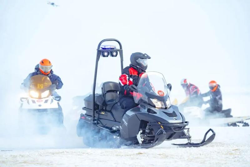 冰封湖面变汽车测试场：内蒙古冰雪产业持续升温