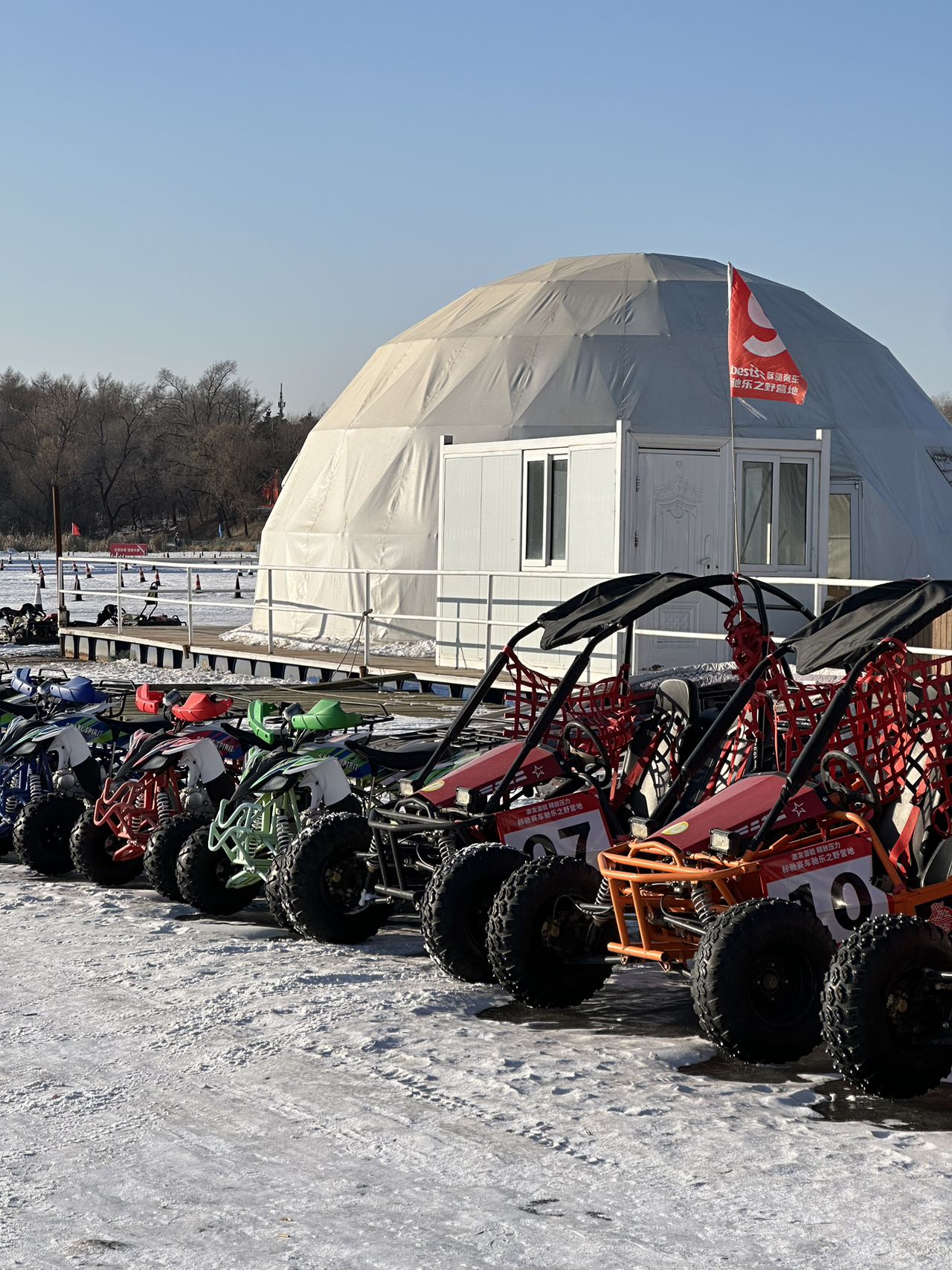 冰封湖面变汽车测试场：内蒙古冰雪产业持续升温