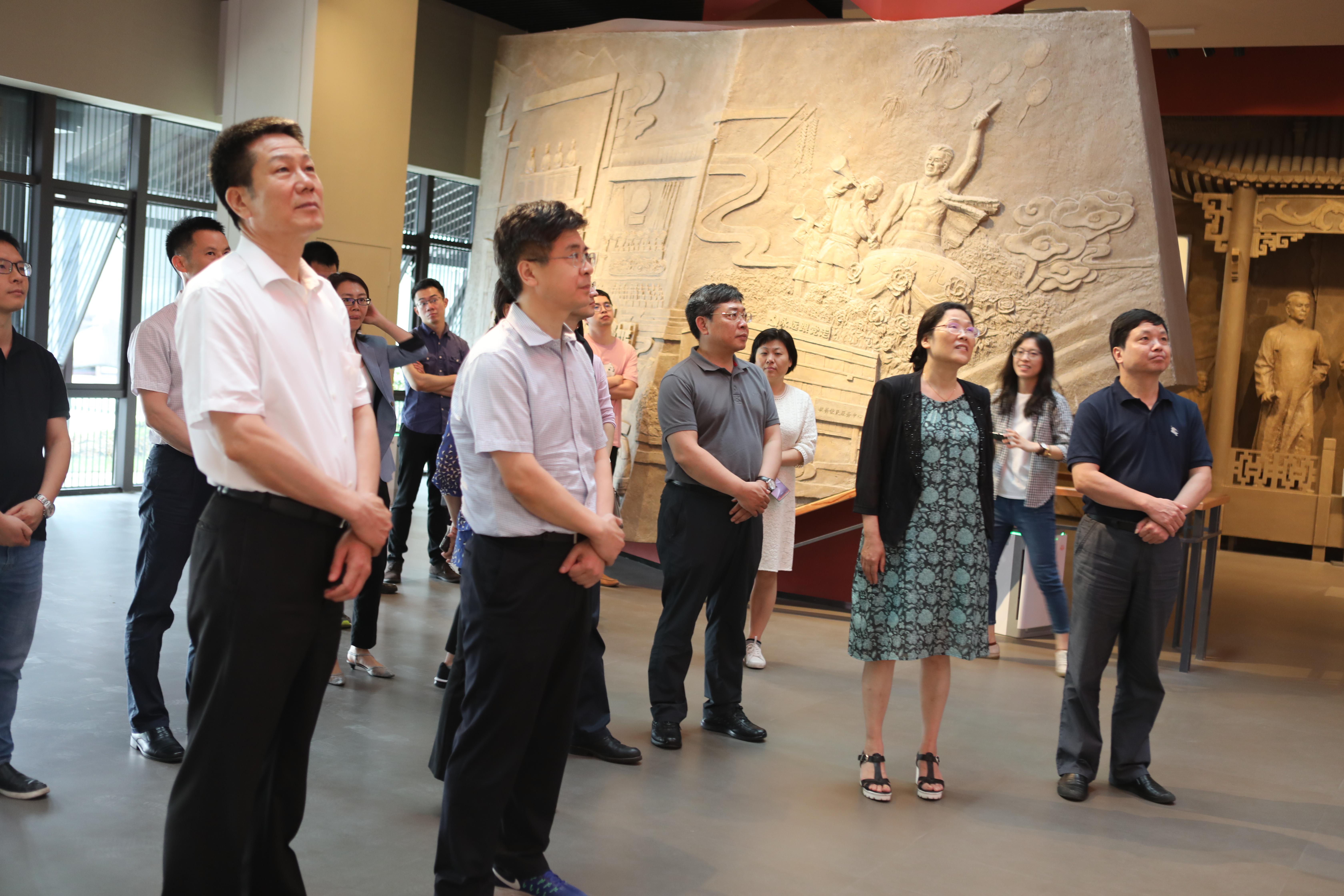 广州中院与广东证监局、调解中心签订《关于证券纠纷风险协同治理与多元化解机制合作备忘录》