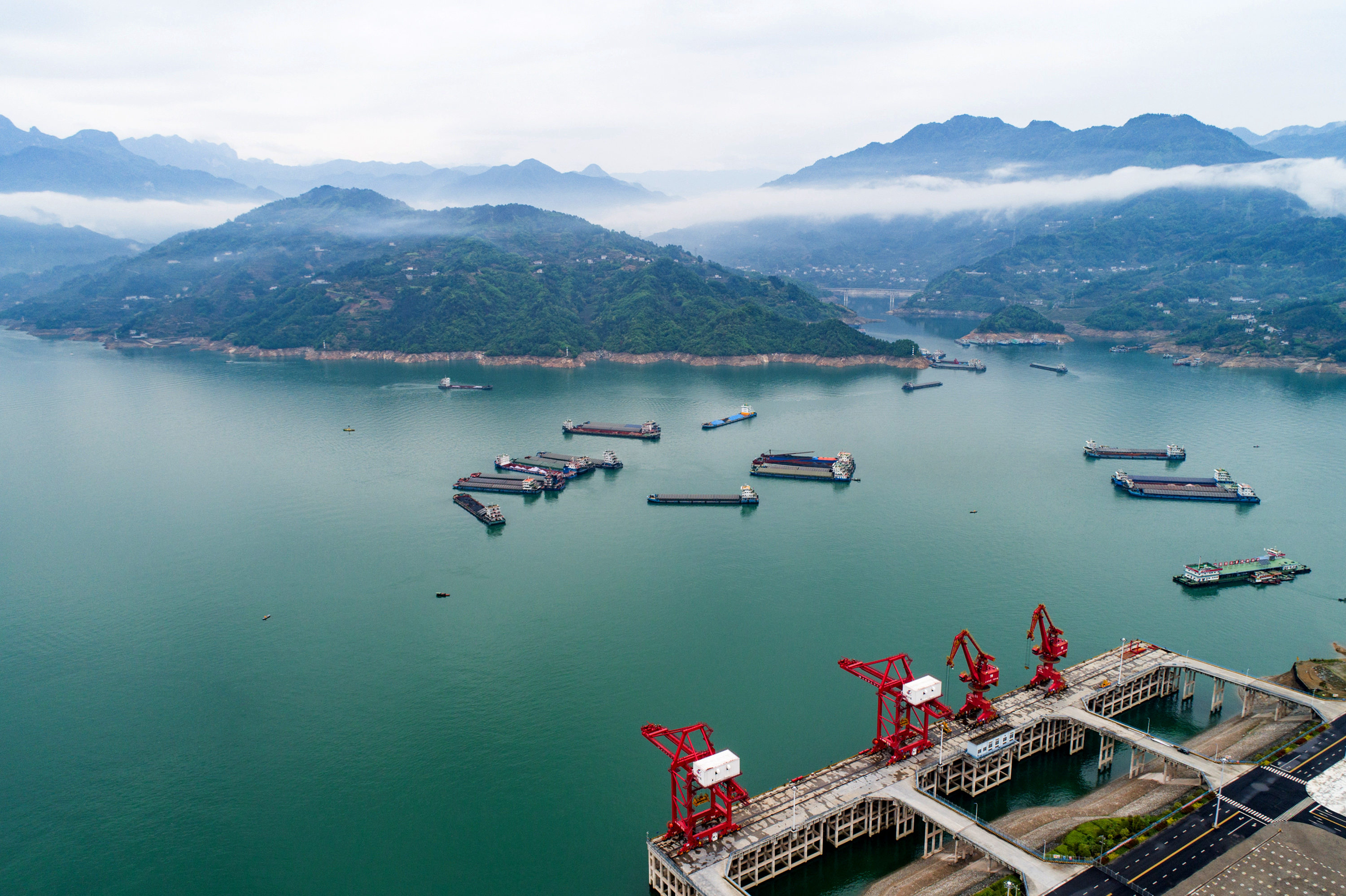 确保一江清水绵延后世、惠泽人民——写在推动长江经济带发展座谈会召开十周年之际