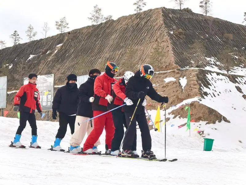 呼和浩特：冰雪搭台唱响文旅融合乐章