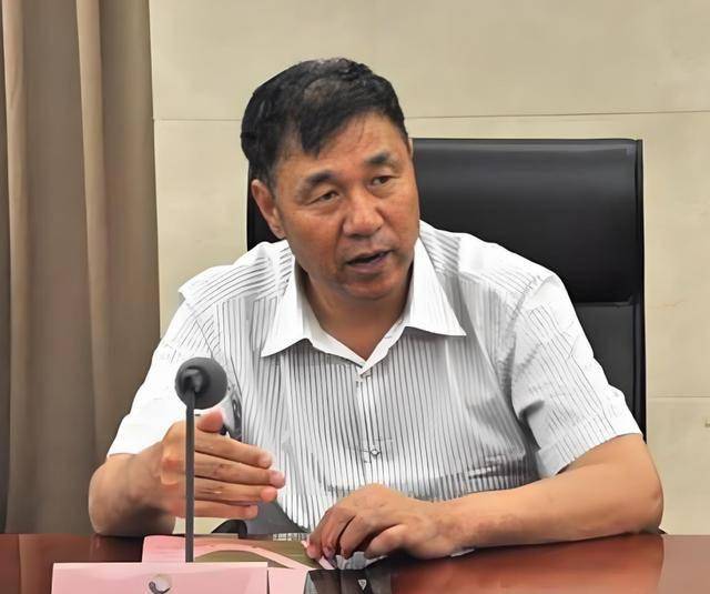 山西银行4.16亿股股权流拍 揭开中小银行股东“被调整”迷局