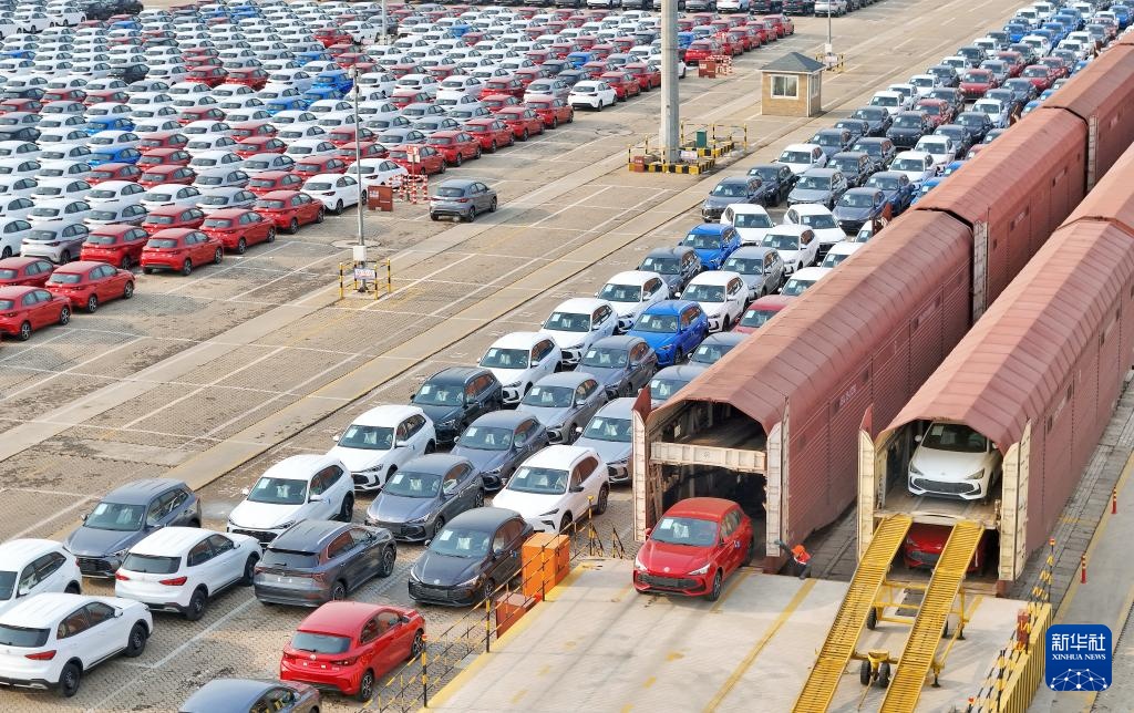 2025年我国汽车产销量均突破3400万辆