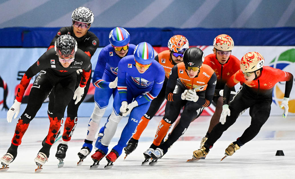 冰雪运动点燃冬日激情——黑龙江首届“冰超”赛事正酣