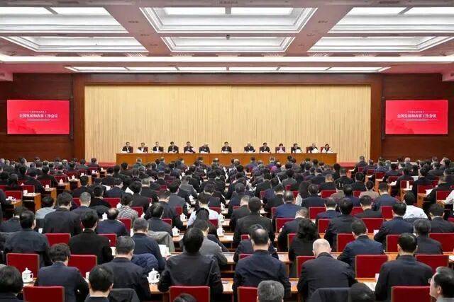 证监会召开2026年系统工作会议提出 及时做好逆周期调节 坚决防止市场大起大落