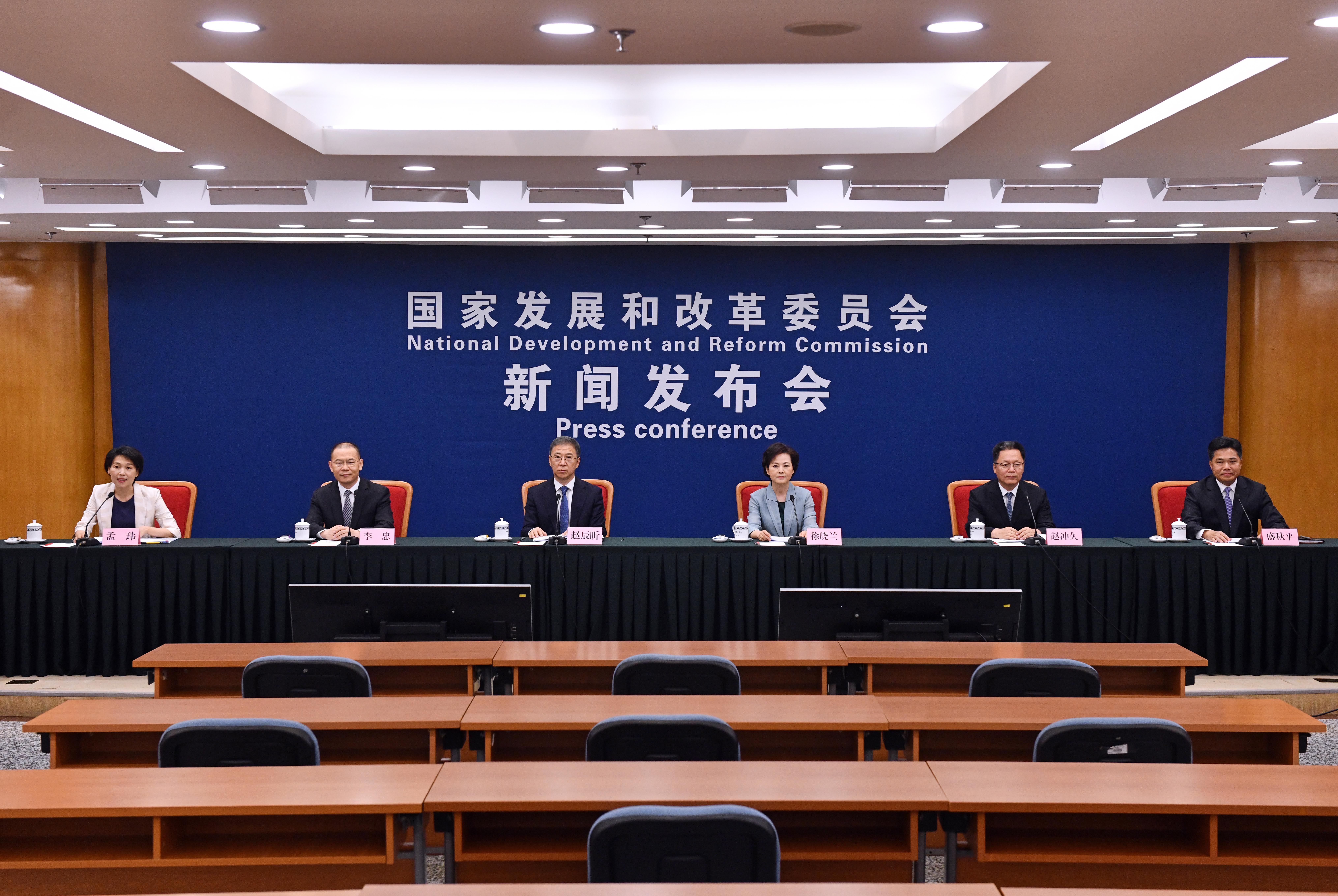 国家发展改革委新闻发言人就《关于推进城际铁路健康可持续发展的意见》答记者问