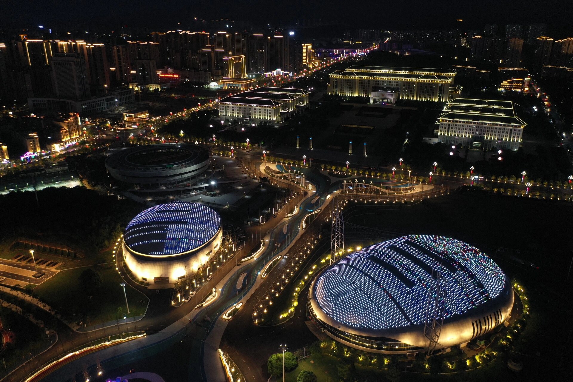 上海启动“两场一中心”推动政务治理数智化转型