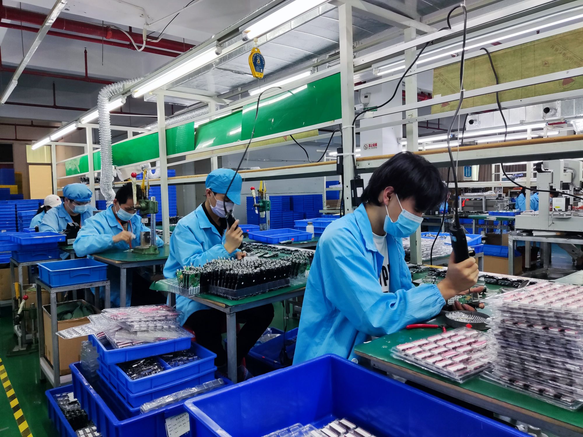 新春走基层丨进企业、进商场、进家庭——山东机器人应用一线见闻