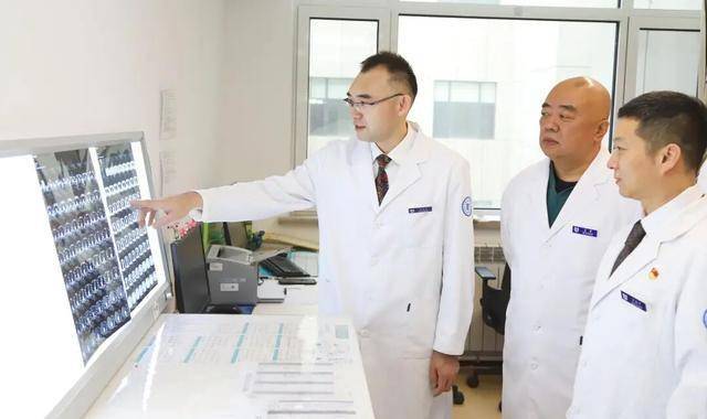 新春走基层丨数智化策马扬鞭 春节消费更显“科技范儿”