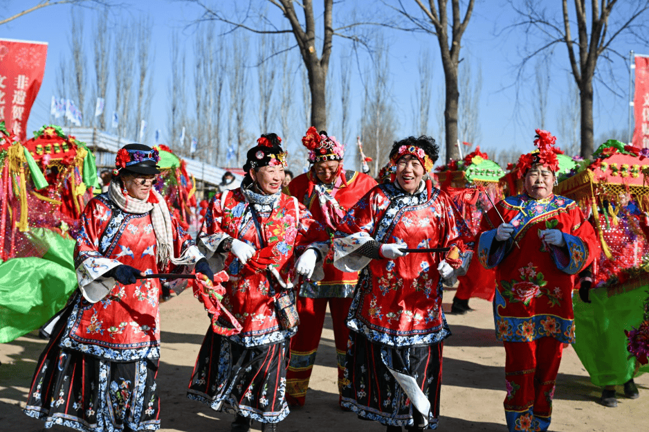 新华鲜报|火热“村晚”!中国乡村动人年味